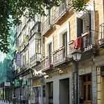 2 Bedrooms 1 Bathroom Furnished - Malasana - Modern In Downtown Area - Mintystay